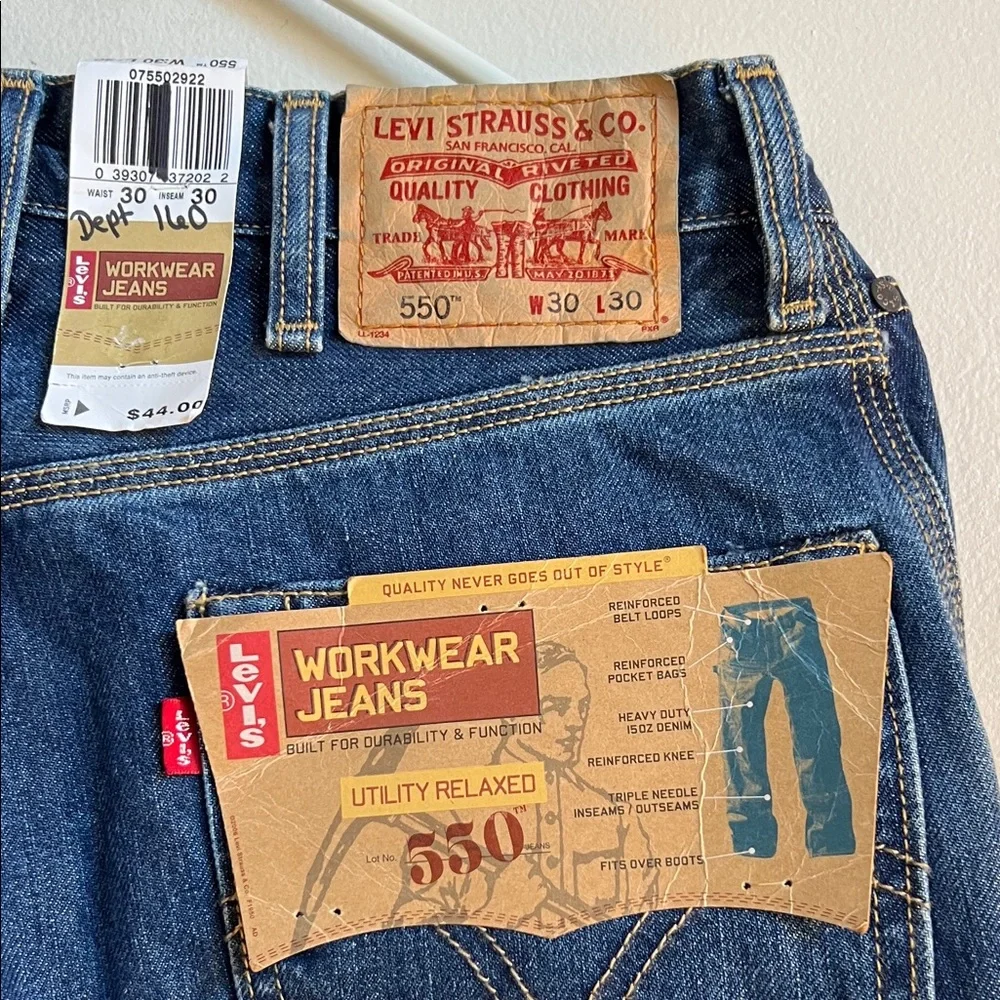 Levi's workwear Dark Blue Relaxed Fit Jeans 550 30”waist